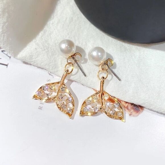 Jewelry - NEW! Dainty “Let’s Be Mermaids” 925 Cuff Earrings